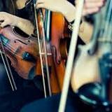 Konsert við strúkaraorkestri Tórshavnar Musikkskúla